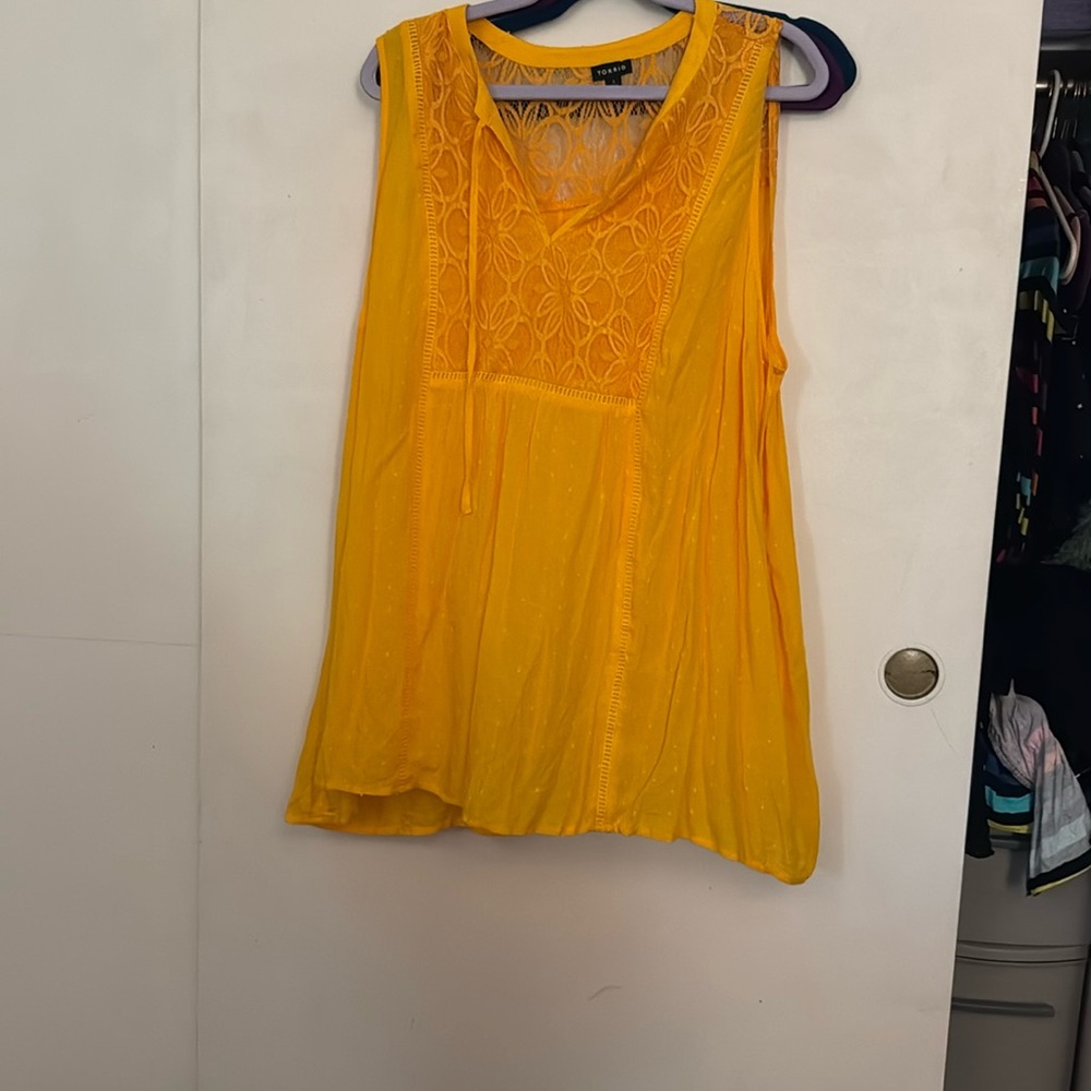 Torrid size 3 yellow blouse with lace detail